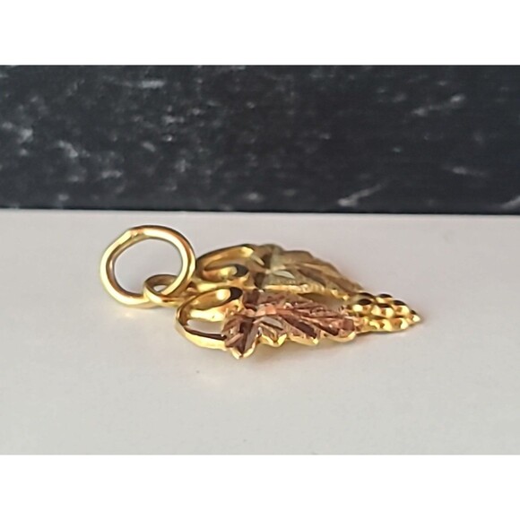 10K Two-Toned Gold-Leaf Heart Pendant Vintage - Picture 5 of 10